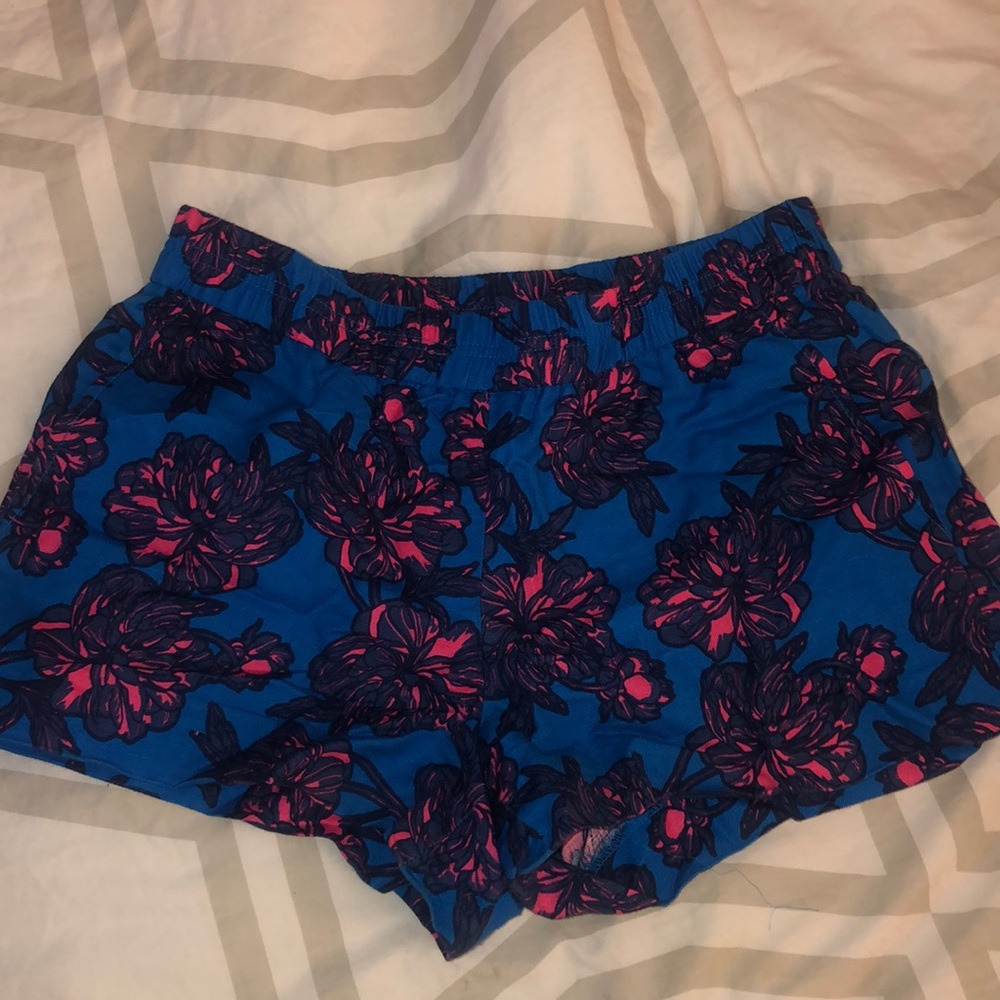 floral shorts